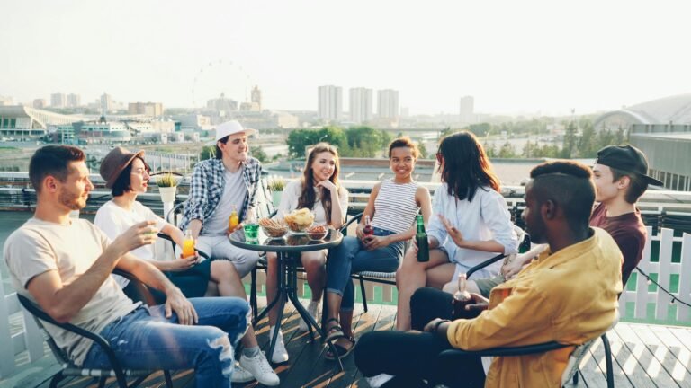 الشعور بالتأخر عن الأقران بين الشباب