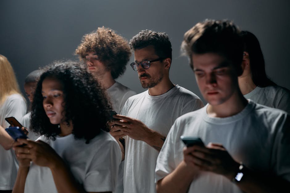 الوحدة الرقمية وتأثيرها على العلاقات اليومية
